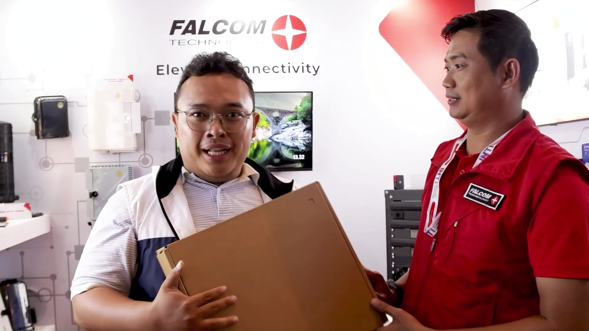 Falcom Mengikuti Event IIXS